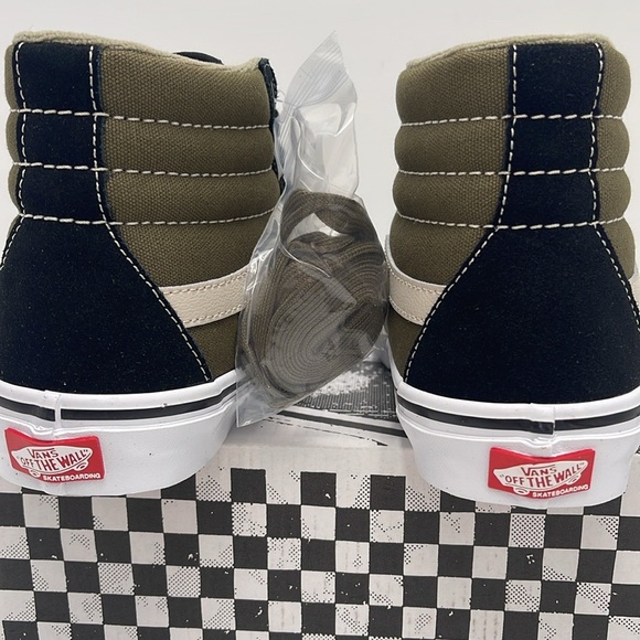 Vans Men’s Skate Sk8-Hi Black/Olive
VN0A5FCCBKO Sneakers - Picture 7 of 16